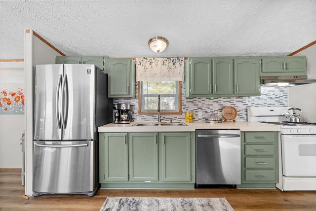 380 Upchurch Drive, Buchanan, TN 38222