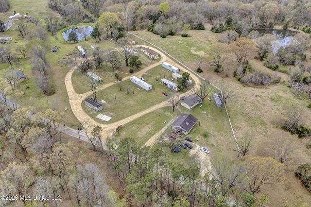 400 Red Hill Circle, Batesville, MS 38606