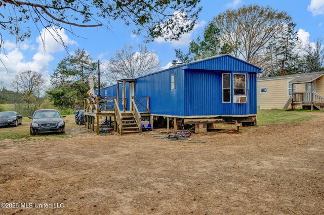 400 Red Hill Circle, Batesville, MS 38606