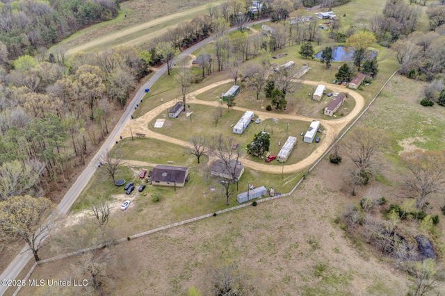 400 Red Hill Circle, Batesville, MS 38606