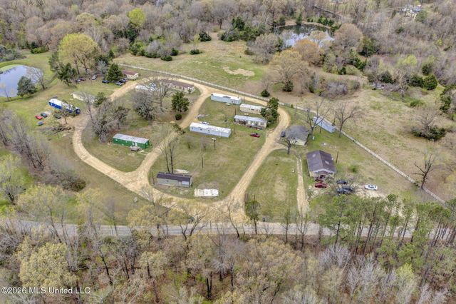 400 Red Hill Circle, Batesville, MS 38606