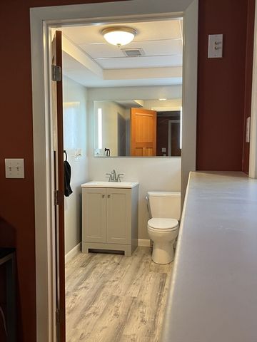 22 Briarwood Rd, Framingham, MA 01701