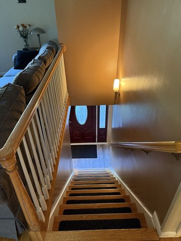 22 Briarwood Rd, Framingham, MA 01701