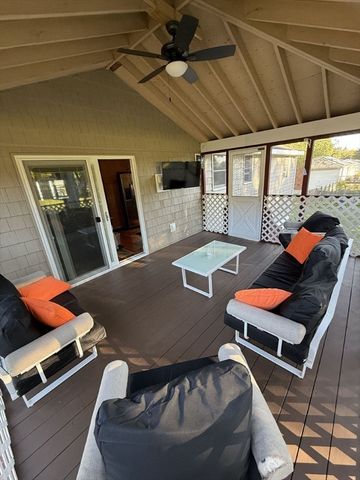 22 Briarwood Rd, Framingham, MA 01701