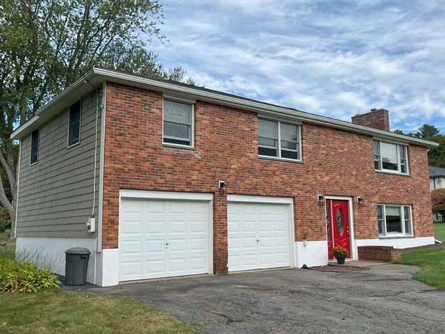 22 Briarwood Rd, Framingham, MA 01701