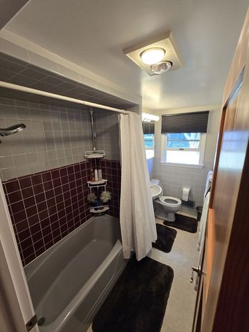 22 Briarwood Rd, Framingham, MA 01701