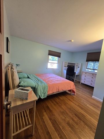 22 Briarwood Rd, Framingham, MA 01701