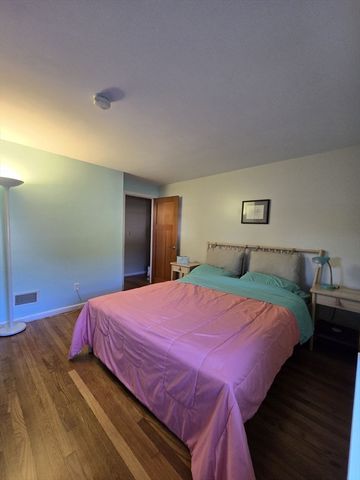 22 Briarwood Rd, Framingham, MA 01701