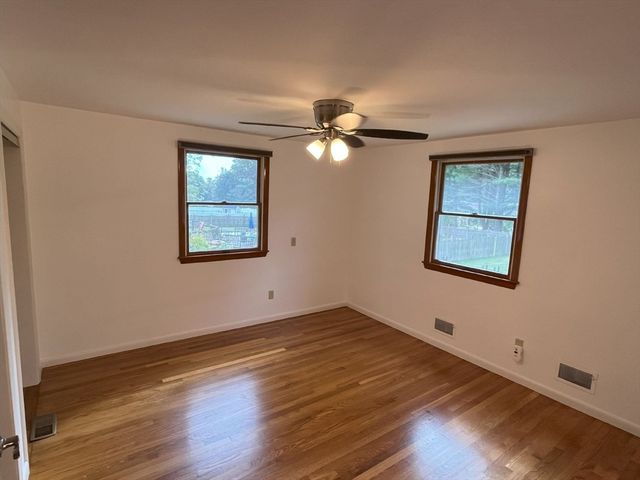 22 Briarwood Rd, Framingham, MA 01701