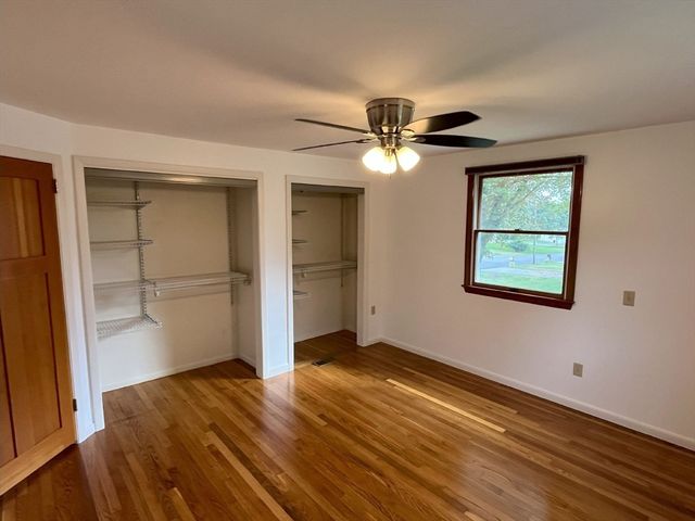 22 Briarwood Rd, Framingham, MA 01701