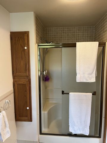 22 Briarwood Rd, Framingham, MA 01701