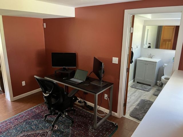 22 Briarwood Rd, Framingham, MA 01701