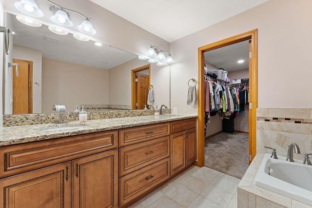 1260 N 500 E, Knox, IN 46534
