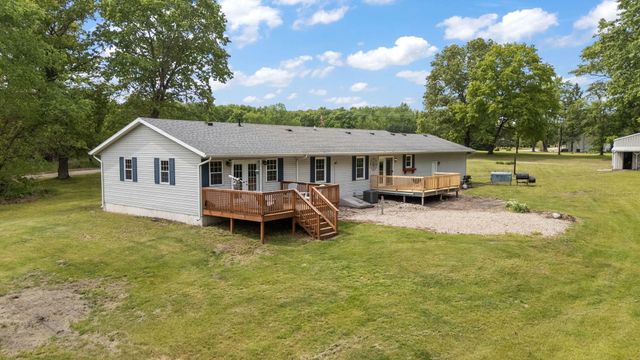1260 N 500 E, Knox, IN 46534
