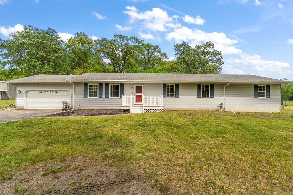 1260 N 500 E, Knox, IN 46534