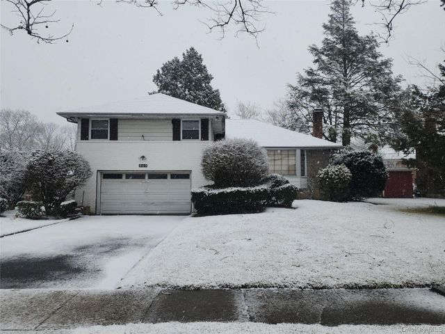 840 Sharon Lane, Westbury, NY 11590