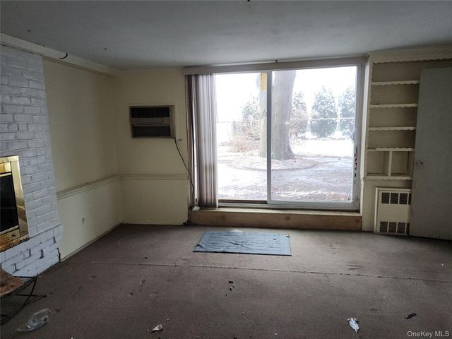 840 Sharon Lane, Westbury, NY 11590