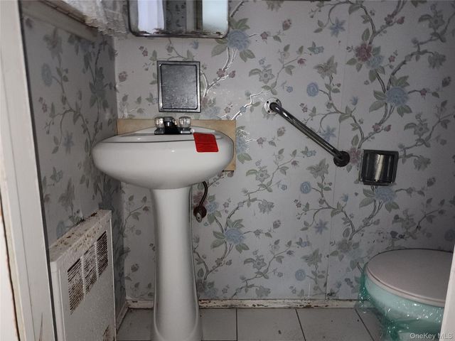 840 Sharon Lane, Westbury, NY 11590