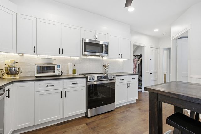25 Thistle Ave 1, Milton, MA 02186