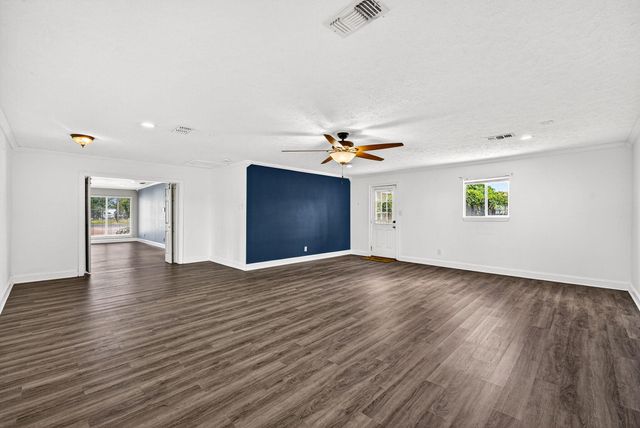 1900 Beck Avenue, Panama City, FL 32405