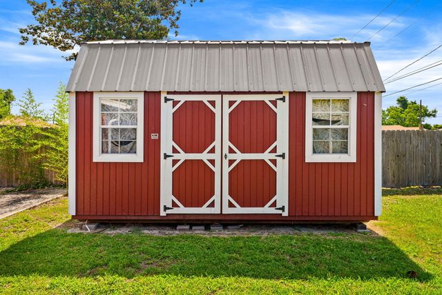 1900 Beck Avenue, Panama City, FL 32405