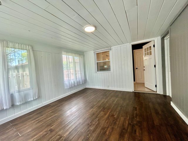 3611 Hampshire Avenue N, Crystal, MN 55427