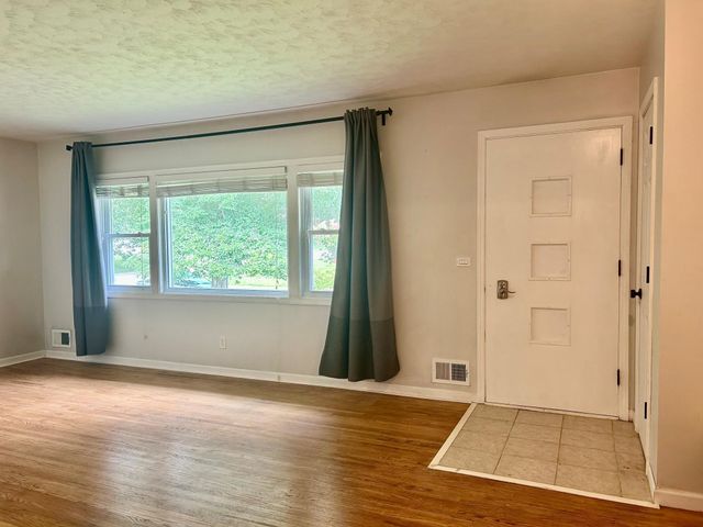 3611 Hampshire Avenue N, Crystal, MN 55427