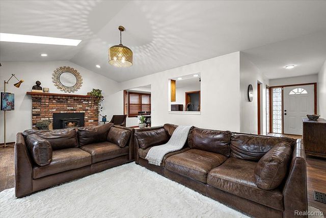 51604 Base Street, New Baltimore, MI 48047