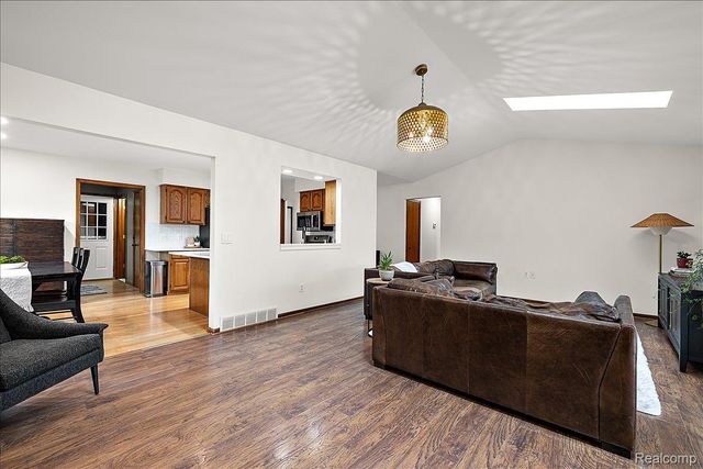 51604 Base Street, New Baltimore, MI 48047