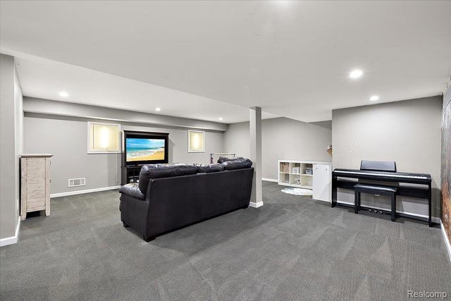 51604 Base Street, New Baltimore, MI 48047