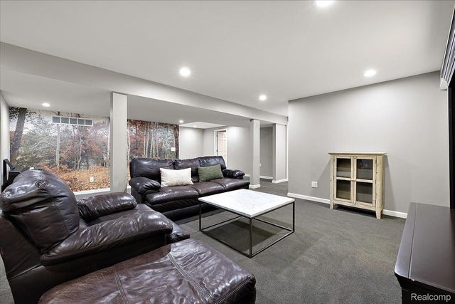 51604 Base Street, New Baltimore, MI 48047