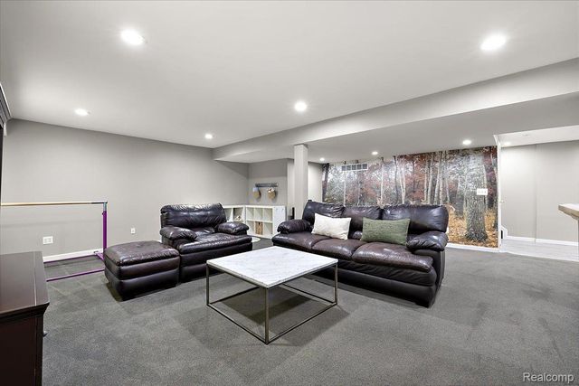 51604 Base Street, New Baltimore, MI 48047