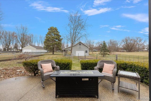 51604 Base Street, New Baltimore, MI 48047