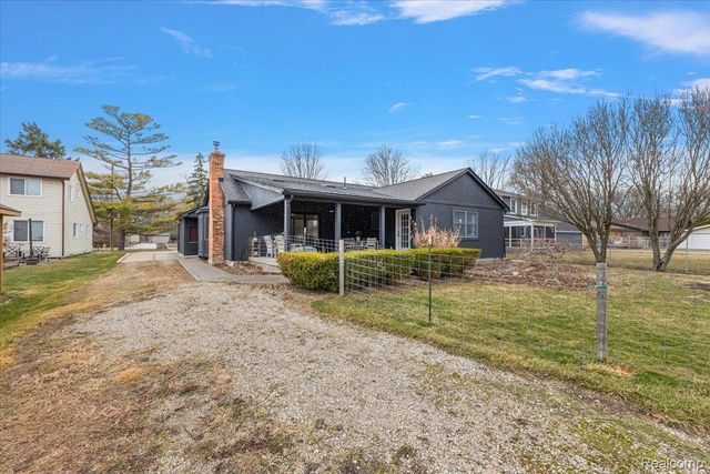 51604 Base Street, New Baltimore, MI 48047