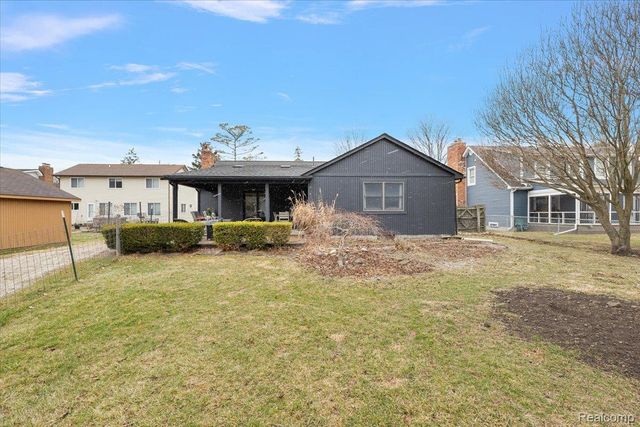 51604 Base Street, New Baltimore, MI 48047