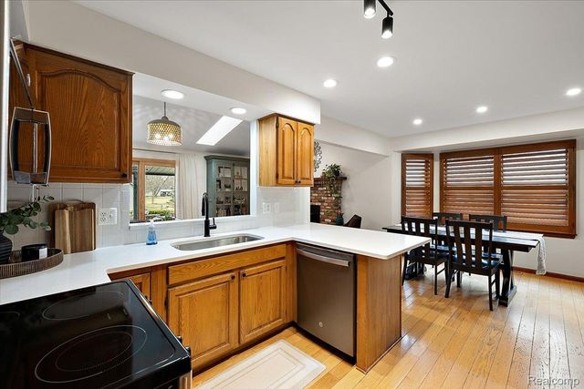 51604 Base Street, New Baltimore, MI 48047