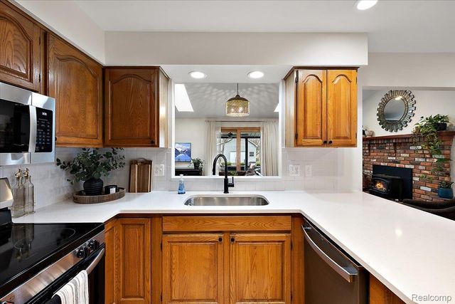 51604 Base Street, New Baltimore, MI 48047