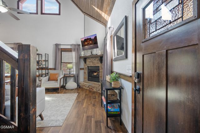 1016 Ravens Ford Way, Sevierville, TN 37876