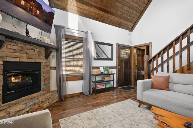 1016 Ravens Ford Way, Sevierville, TN 37876