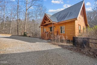 1016 Ravens Ford Way, Sevierville, TN 37876