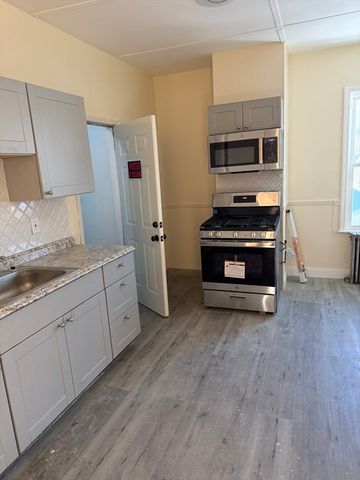 564 Hyde Park Ave 3, Boston, MA 02131