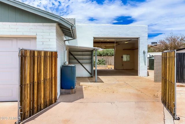 856 E PARADISE Lane, Phoenix, AZ 85022
