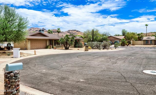 856 E PARADISE Lane, Phoenix, AZ 85022