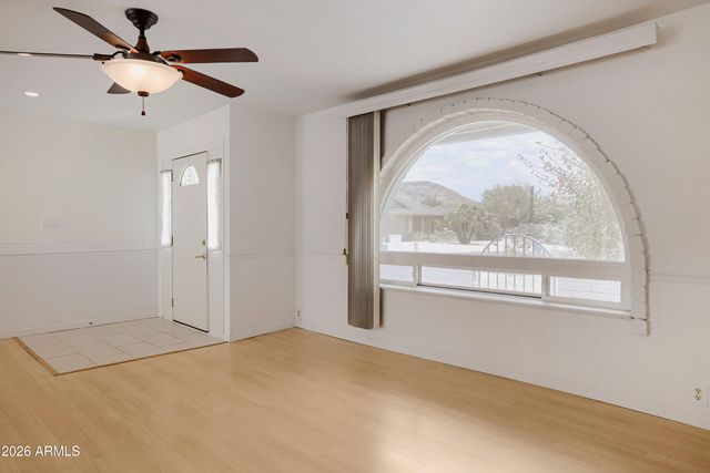 856 E PARADISE Lane, Phoenix, AZ 85022