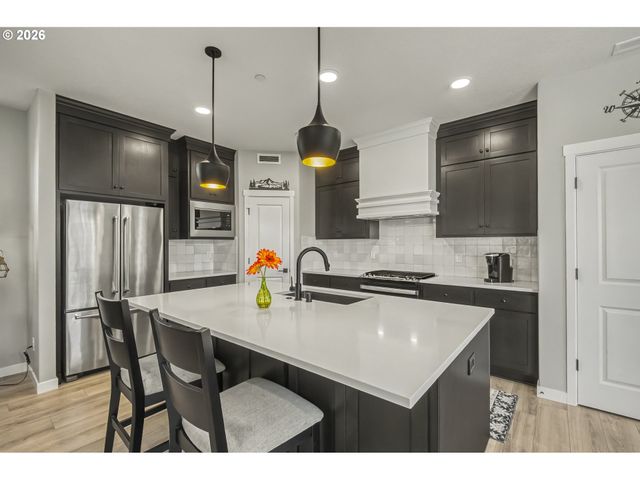 299 W MAPLE St, Washougal, WA 98671