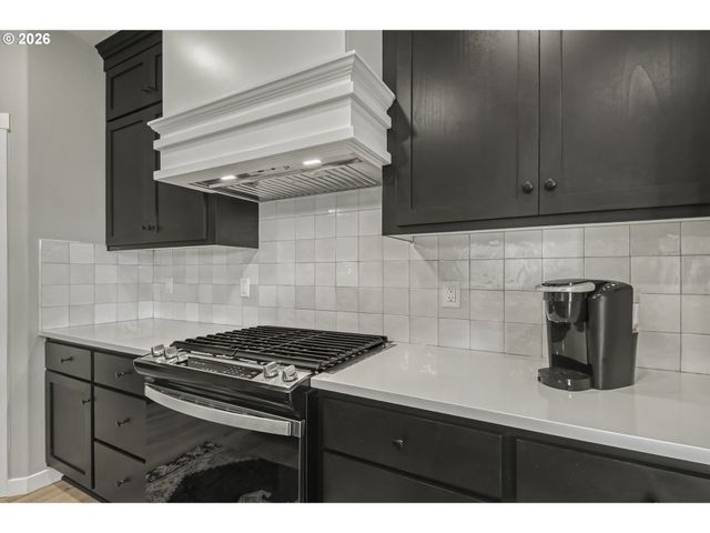 299 W MAPLE St, Washougal, WA 98671