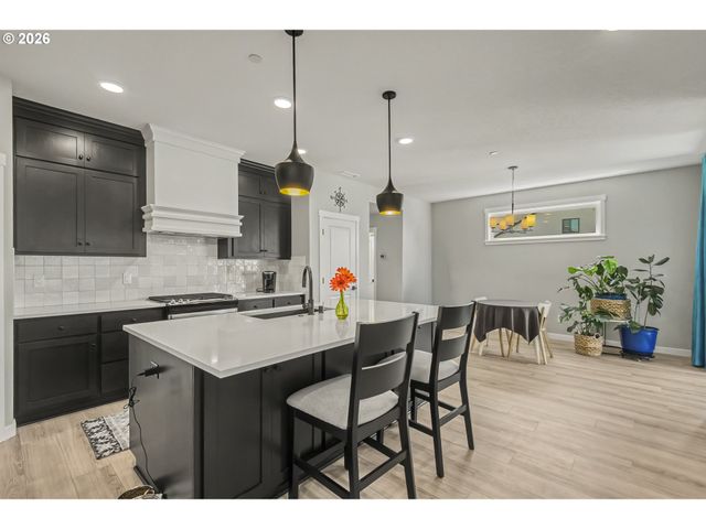 299 W MAPLE St, Washougal, WA 98671