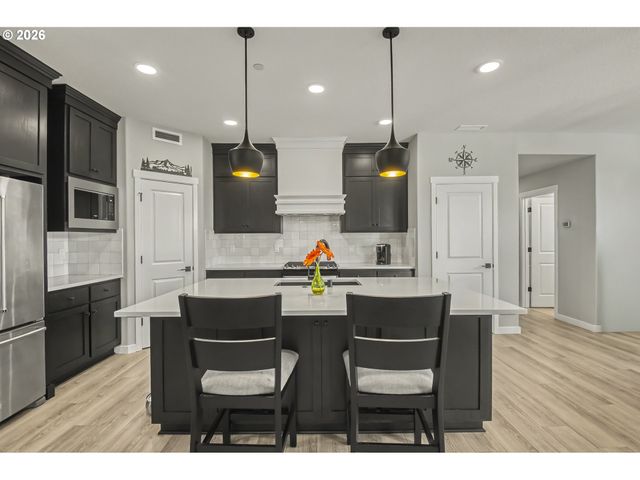 299 W MAPLE St, Washougal, WA 98671