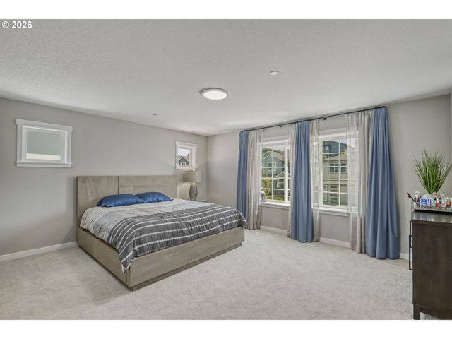 299 W MAPLE St, Washougal, WA 98671