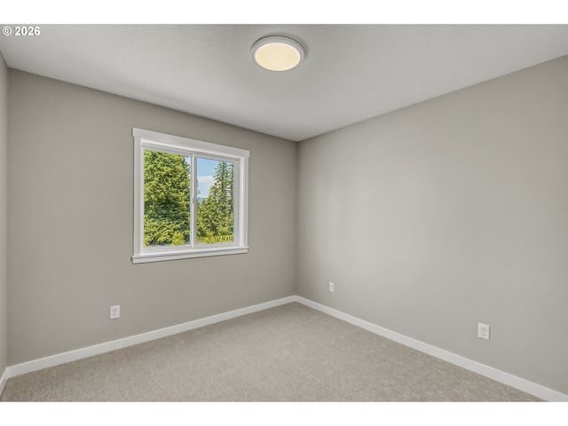 299 W MAPLE St, Washougal, WA 98671